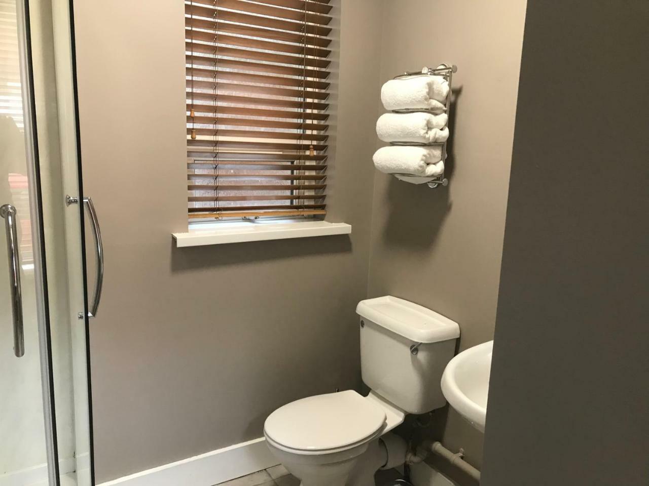 Oakbrooke Apartment *